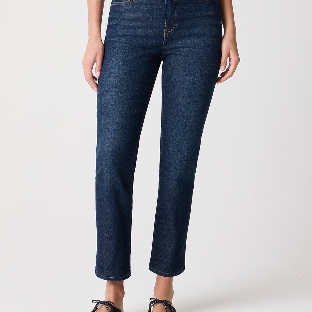 Women's Straight Leg Jeans in Deep Indigo